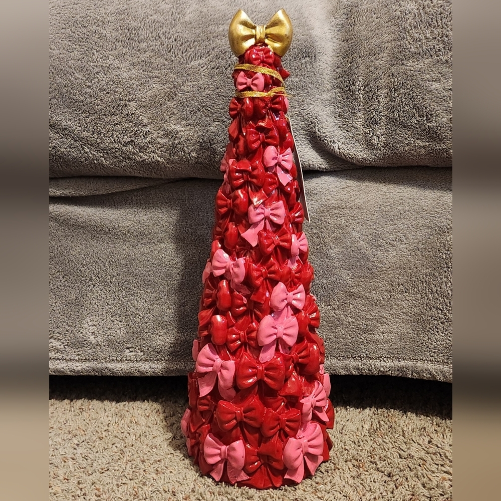 Viral cupcakes & cashmere Red and Pink Bow Tree